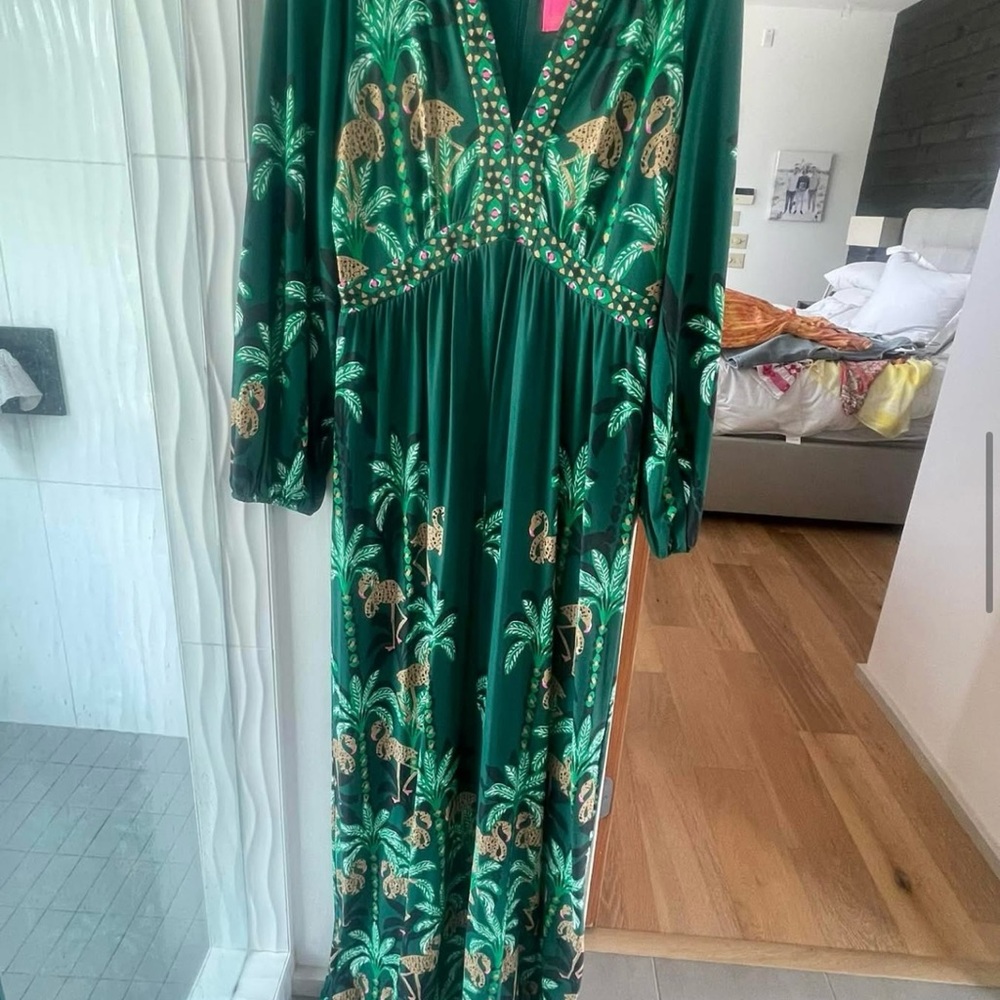 Elegant Green Maxi Dress with Gold Accents